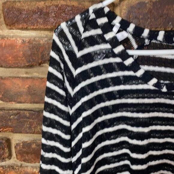Splendid Black & White Loose Open Knit 3/4 Sleeve High Low Top Women's Size XS - Picture 2 of 8